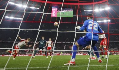 El cabezazo de Kimmich que le dio la victoria al Bayern sobre el Arsenal. 