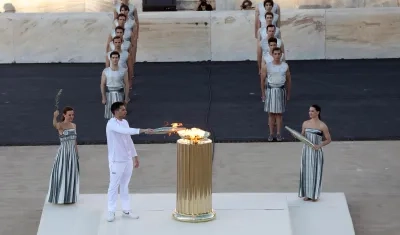 La llama olímpica fue encendida el pasado 16 de abril en las ruinas de la antigua Olimpia. 