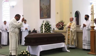 Los restos del cardenal Pedro Rubiano en el Seminario Conciliar de Bogotá