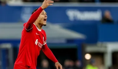 Virgil Van Dijk, defensa y capitán del Liverpool. 