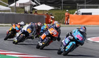 El colombiano David Alonso liderando la carrera.