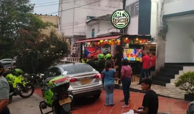 La Policía en el lugar donde se presentó la balacera. 