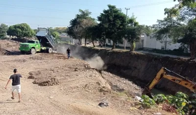 Canalización en el barrio Los Robles.