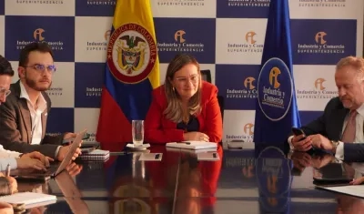 Cielo Rusinque, Superintendente de Industria y Comercio.