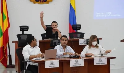 Samir Radi (mano alzada) en el Concejo de Barranquilla.