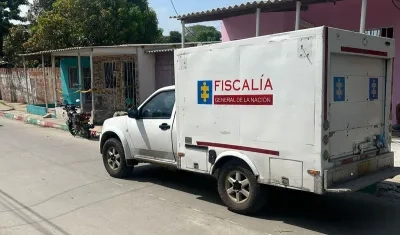 El CTI de la Fiscalía llegó a la vivienda donde ocurrió el hecho violento. 