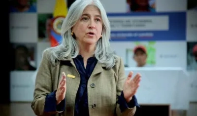 Catalina Velasco Campuzano, ministra de Vivienda. 