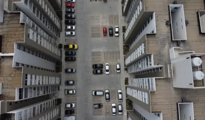 Uno de los espacios de parqueo del Conjunto Speranza. 