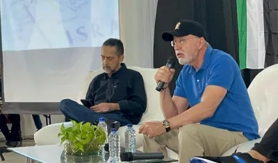 El rector de la Autónoma, Jorge Senior, y el embajador palestino, Raouf Almalki.