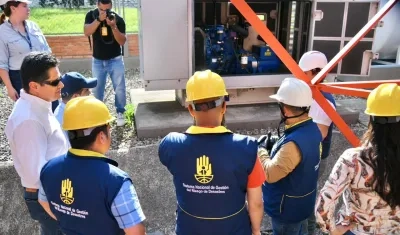 Personal de la UNGRD en atención de emergencia en Barrancabermeja.