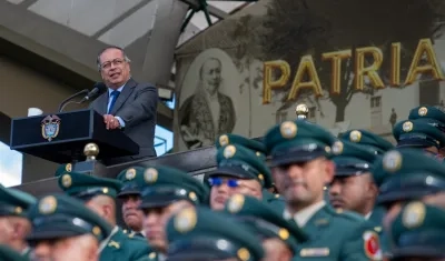 Petro durante el traspaso de mando en el Ejército.