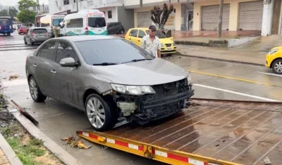 El carro fue rescatado en la calle 57 con carrera 27.