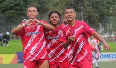 Celebración del gol de Atlántico, marcado por Sebastián Martínez. 