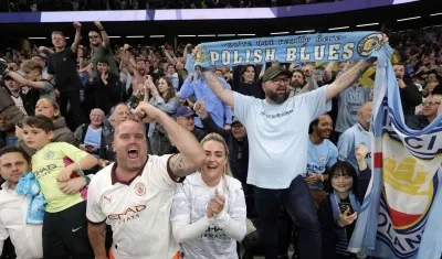 Hinchas del Tottenham festejaron el triunfo del Manchester City sobre su propio equipo.