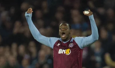 Jhon Jáder Durán celebra el gol del empate del Aston Villa, segundo en su cuenta personal. 