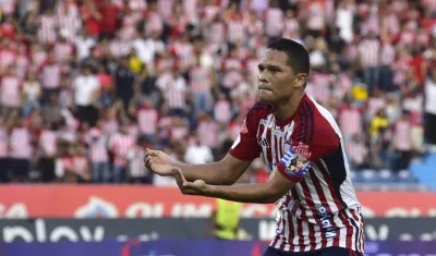 Carlos Bacca, máximo goleador del campeonato con 11 tantos. 