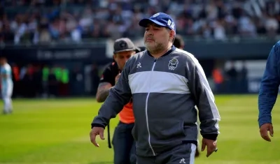Diego Armando Maradona cuando dirigía a Gimnasia y Esgrima de La Plata.