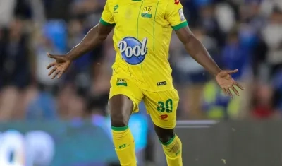 Joider Micolta marcó el gol de la victoria de Bucaramanga sobre Millonarios, en Bogotá. 