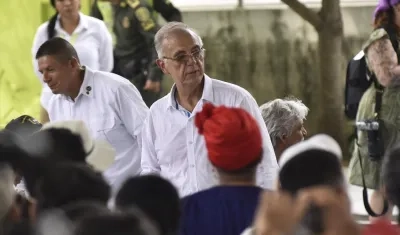 El Ministro de la Defensa Nacional, Iván Velásquez, en la IED Evardo Turizo