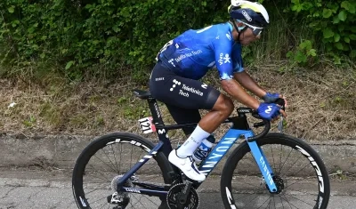 Nairo Quintana no pudo coronar su escapada faltando 20 minutos para llegar a la meta