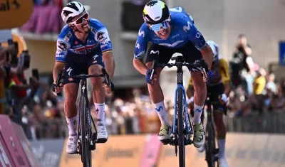 Pelayo Sánchez le ganó en el remate al francés Julian Alaphilippe.  