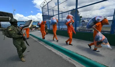 El gobierno de Ecuador ha concretado la extradición de 13 presos colombianos