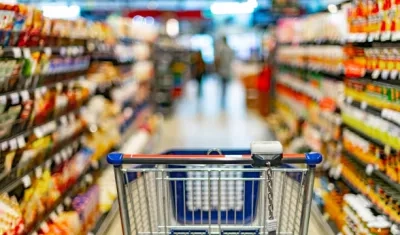 Niño robó en supermercado de Italia.