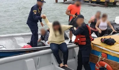 Entre los rescatados hay cuatro menores de edad.