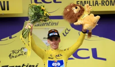 Romain Bardet ganó la primera etapa.