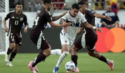 Aspecto del partido entre Ecuador y México. 