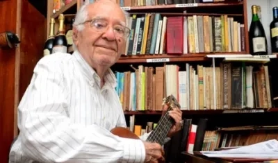 El maestro Rafael Campo Miranda.