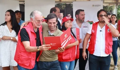 Entrega de títulos de propiedad