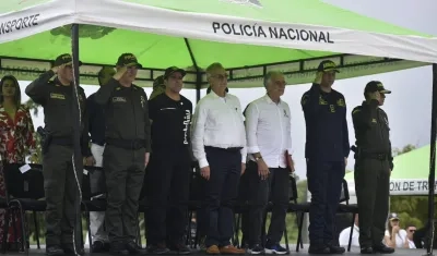 El Ministro Iván Velásquez, el Director de la Policía, William Salamanca, el Alcalde Alejandro Char y el Gobernador Eduardo Verano. 