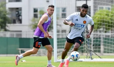 Miguel Borja y Rafael Santos Borré durante el entrenamiento de la Selección Colombia el sábado.