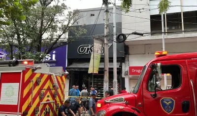 Locales aledaños al almacén donde se registró el incendio no sufrieron afectaciones.
