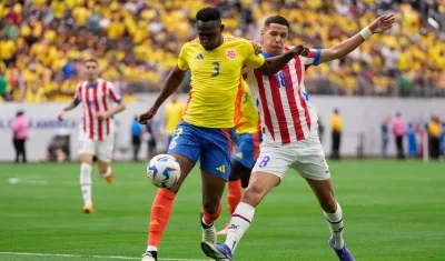 El defensor Jhon Lucumí.