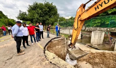 La alcaldesa Yenis Orozco en el inicio de las obras en el puente 'Los Remedios'