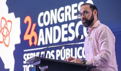 El ministro de Minas, Andrés Camacho.