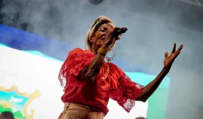 Pabla Flores cantó a ritmo de bullerengue