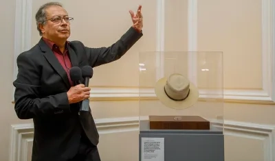 El Presidente Gustavo Petro con el sombrero.