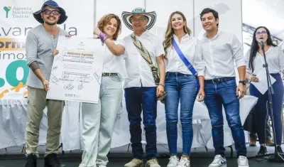 Entrega de tierras liderada por el Presidente Petro en Aguachica.