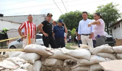 El alcalde Alejandro Char durante su visita a las obras.