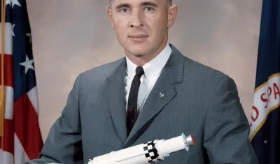 William Anders tripuló el Apolo 8. 