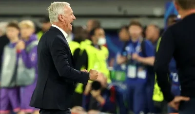 Didier Deschamps, técnico de Francia, celebra el triunfo sobre Austria. 