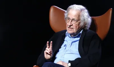 El escritor y filósofo Noam Chomsky.