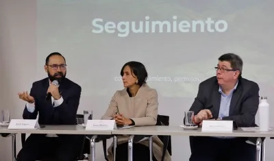  Los ministros de Minas, Andrés Camacho; de Ambiente, Susana Muhamad, y el director de la ANLA, Rodrigo Negrete.