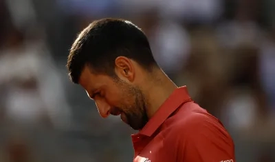 Novak Djokovic se retiró del Roland Garros tras vencer en octavos de final al argentino Francisco Cerúndolo.  