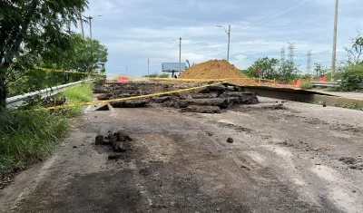 Cierre del puente Simón Bolívar en la calle 30.
