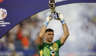 'Dibu' Martínez fue proclamado como el mejor portero de la Copa América. 