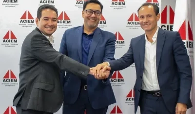 Carlos Cante, presidente de Fenalcarbón; Daniel Medina, presidente de Aciem, y Alejandro Castañeda, presidente de Andeg.